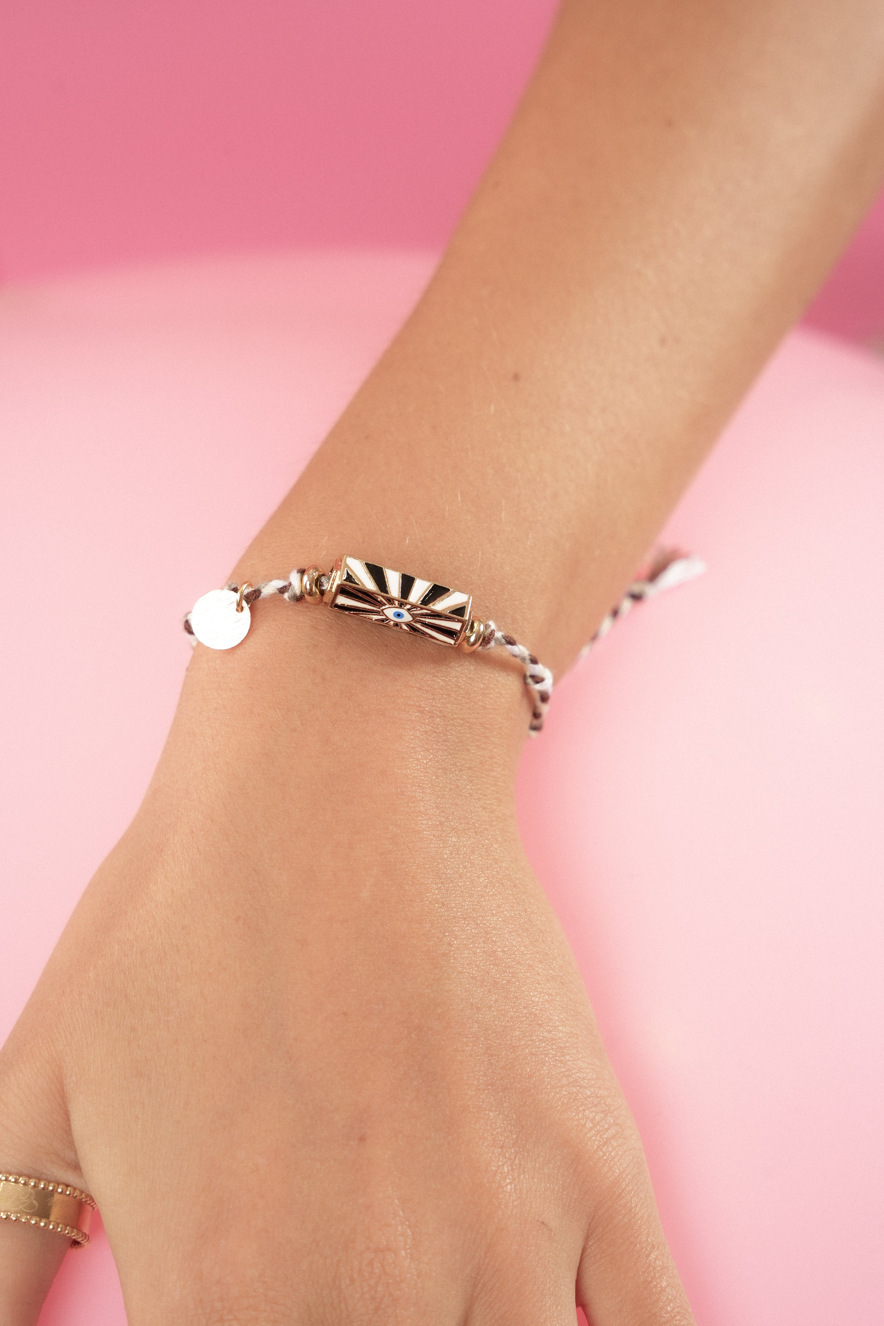 Eye bracelet